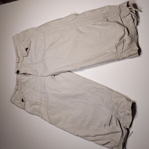 Bamboo Traders Khakis Capri Shorts Size 8
